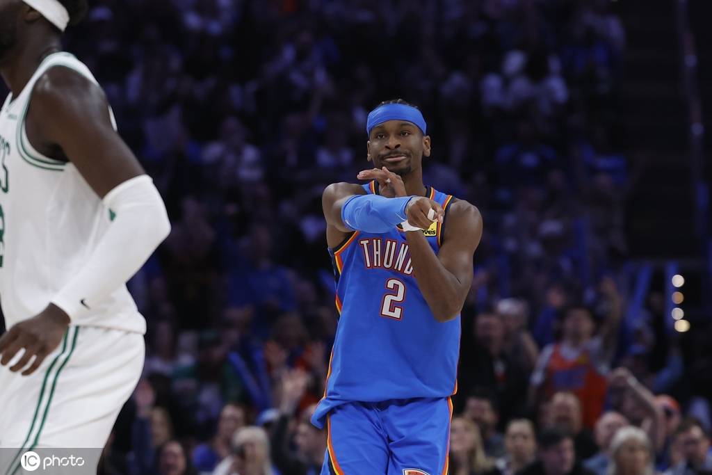 历史第一！亚历山大连续127场20+超越张伯伦